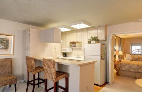 Monterey Condo | Ocean Harbor 110 - Monterey Condo - Oceanview, Surf Sounds