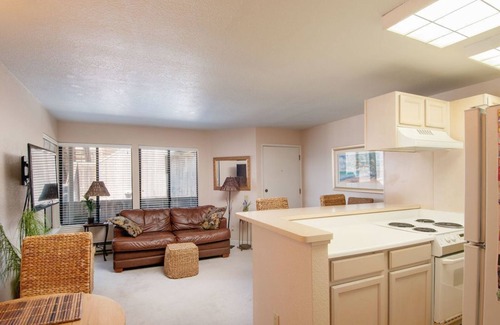 Monterey Condo | Ocean Harbor 110 - Monterey Condo - Oceanview, Surf Sounds