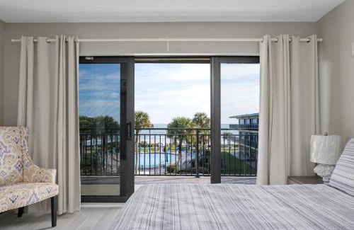 Crescent Beach Apartment | Ocean House 311