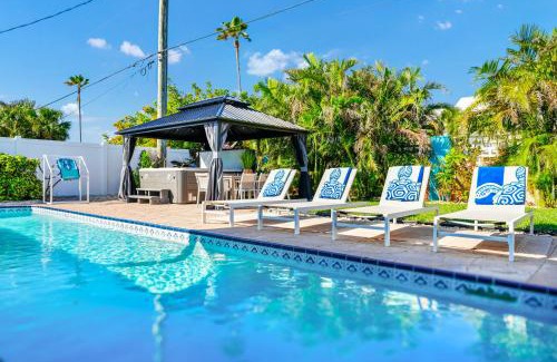 Harbor Heights House | Ocean house with Hot Tub and Heated pool ! Beach 1 minute walk !