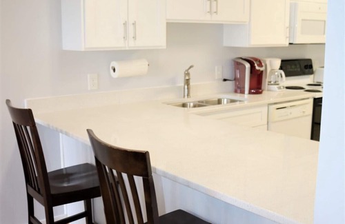 Northeast Virginia Beach Condo | Ocean is Across the Street - 3BR, 3.5 BA Contemporary Condo!