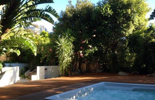 Camps Bay Cabin | Ocean Lounge