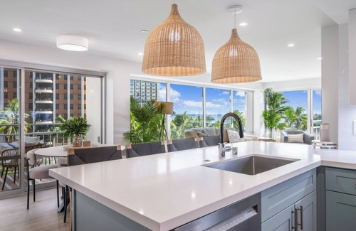 Waikiki Condo | Ocean, Marina, and Pool View 2BD Corner Unit w/AC at the Ilikai Hotel