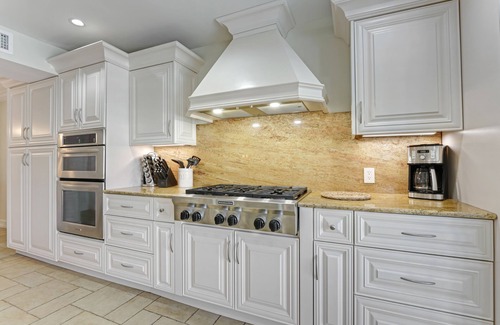 Bel Air House | Ocean Mist: Chef's Kitchen & Private Pool