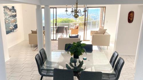 Mountainside Apartment | Ocean & Mountain View Apartment