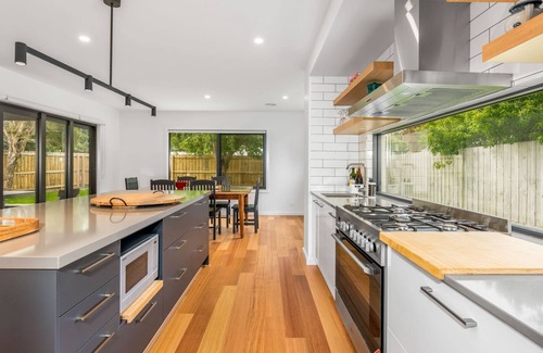 Inverloch House | Ocean Oasis on Kenneth