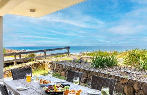 Anna Bay House | Ocean on the Rocks, 1,21 Ocean Ave - waterfront, Wi-Fi, Ducted Air Conditioning