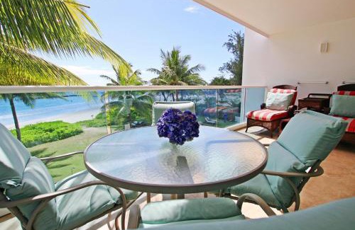 Maxwell Apartment | Ocean One 204 by Bluescape