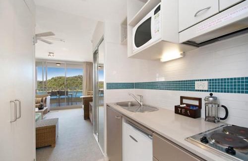 Ettalong Beach House | Ocean Panorama - 1 Bedroom Oceanview Apt