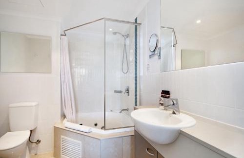 Ettalong Beach House | Ocean Panorama - 1 Bedroom Oceanview Apt