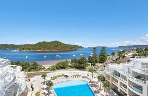 Ettalong Beach House | Ocean Panorama - 1 Bedroom Oceanview Apt