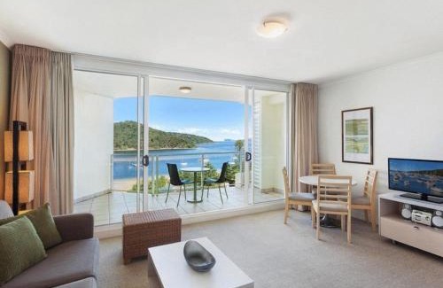 Ettalong Beach House | Ocean Panorama - 1 Bedroom Oceanview Apt