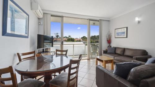Coffs Harbour Resort | Ocean Parade 6 - Affordable, Pool, Spa, Beach, BBQ