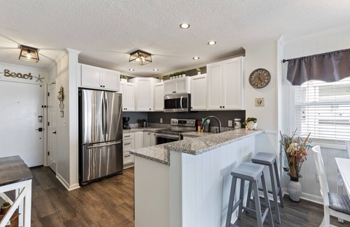Windy Hill Condo | Ocean Pier Beach-view Condos