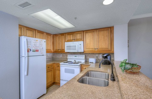 Myrtle Beach Condo | Ocean Reef by Elliott Beach Rentals