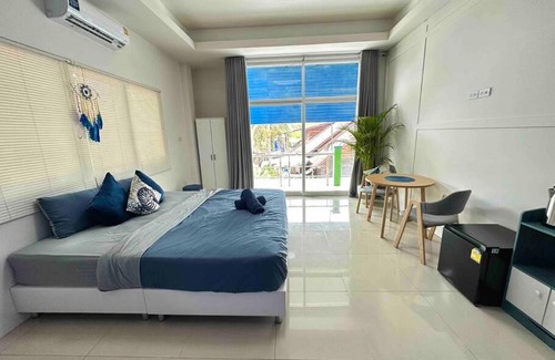 Thong Sala Apartment | Ocean room