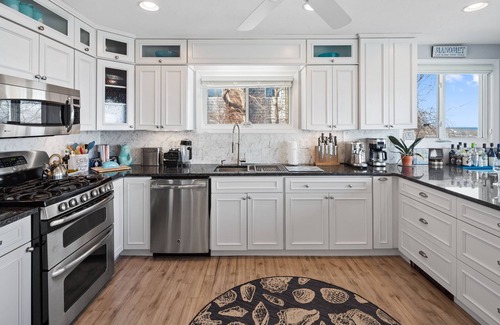 Plymouth House | Ocean's Edge Oasis - Waterfront Plymouth Home w views of Cape Cod Bay