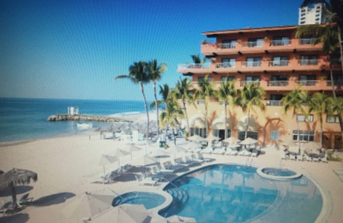 Las Glorias Villa | Ocean, sand and sun, spacious, friendly. accommodation