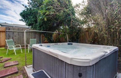 Rockaway Beach House | Ocean Shells Cottage