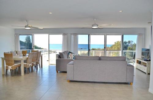 South West Rocks Apartment | Ocean Shores Apartment 17 - Bring you own linen.