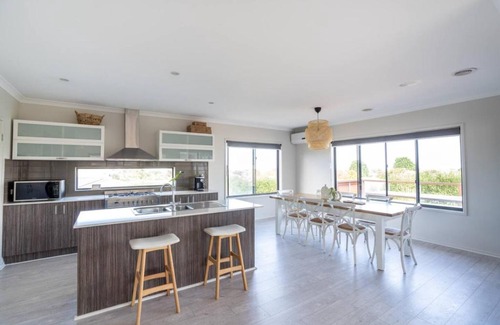 Torquay House | Ocean Shores