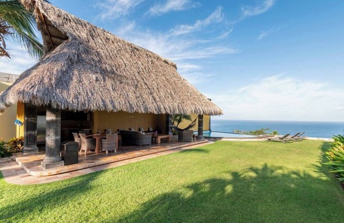 North End Villa | Ocean Surf Villa! Luxury property 3 pools!