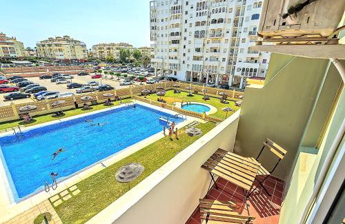 Valdelagrana Apartment | Ocean View Beach Apartment with Pool & Balconies