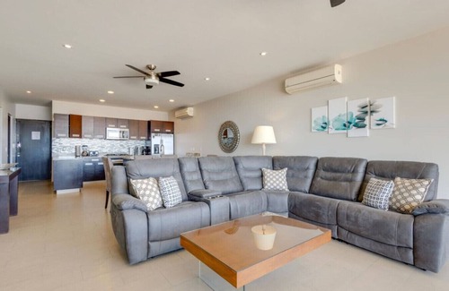 Libertad Condo | Ocean View, 2 Infinity Pools, Pedregal, Walkable