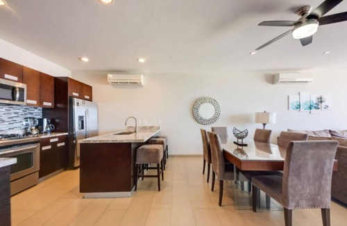 Libertad Condo | Ocean View, 2 Infinity Pools, Pedregal, Walkable
