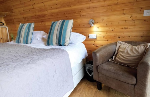 Skewen House | Ocean View 6 - 1 Bed Large Bridal - Llanrhidian