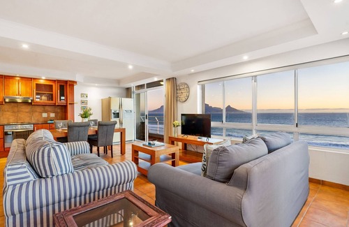 Bloubergstrand Apartment | Ocean View 701