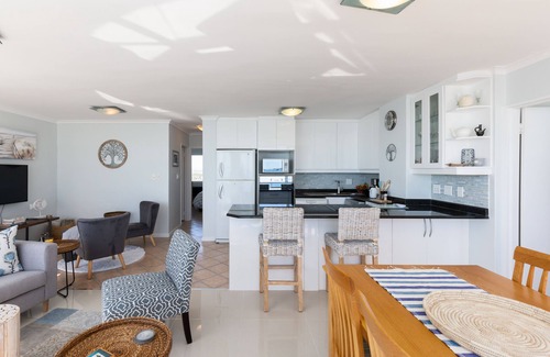 Bloubergstrand Apartment | Ocean View A1101 by CTHA