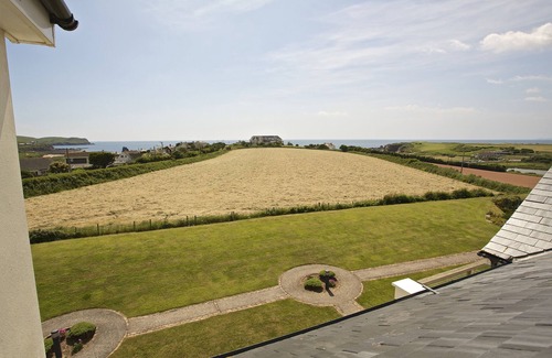 Thurlestone Cottage | OCEAN VIEW APARTMENT, pet friendly, with a garden in Thurlestone