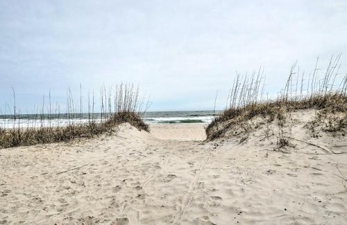 North Forest Beach Apartment | Ocean-View Balcony Beachfront Hilton Head Condo