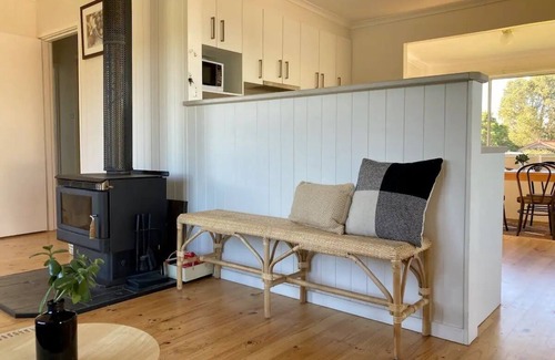 Dalmeny House | Ocean view cottage 5 minute walk from beach!