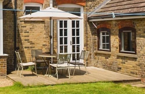 Margate House | Ocean view double with ensuite, with access to private garden and bike store