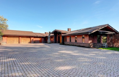 Metchosin House | Ocean-view estate surrounded by trees, perched atop Mount Matheson. Sleeps 12!