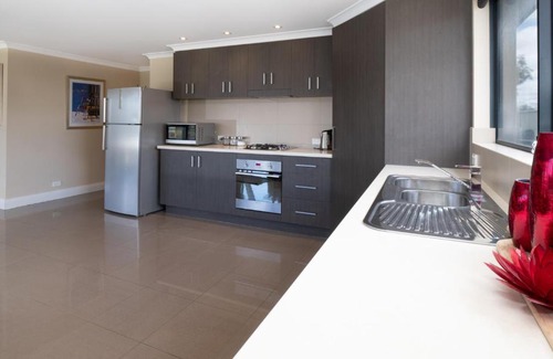 Geographe Apartment | Ocean View Executive Apartment 2