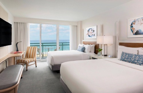 Singer Island Hotel | Ocean View Haven! Beach Access, Outdoor Pool, Bike Rental! 4 Units