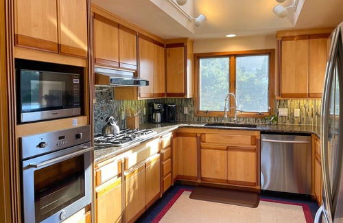 Agate Beach House | Ocean View Home in Newport! Short Walk to Sandy Beach!