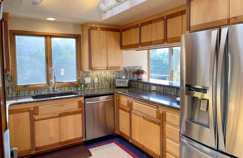 Agate Beach House | Ocean View Home in Newport! Short Walk to Sandy Beach!