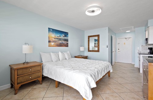 Fort Pierce Hotel | Ocean View Hotel Room with Balcony- King Bed #23