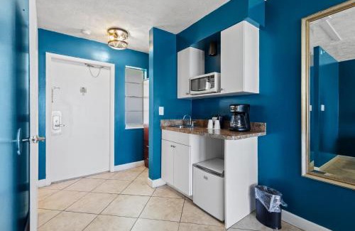 Fort Pierce Hotel | Ocean View Hotel Room with Balcony- King Bed #21