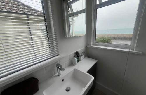 Worthing House | Ocean View in Worthing, sleeps 9