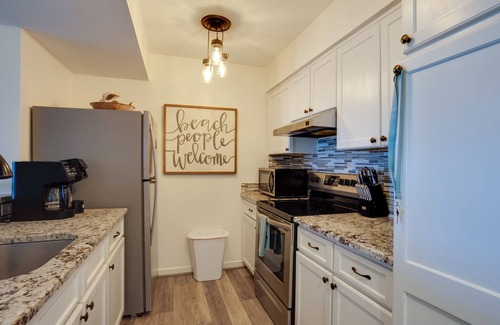 Oceanmarsh Subdivision Condo | Ocean-View Island Condo w/Pool: Pets Welcome!
