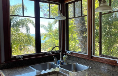 South Laguna Cottage | Ocean View Laguna Beach Cottage, Private Garden 600 Feet to Thousand Steps Beach