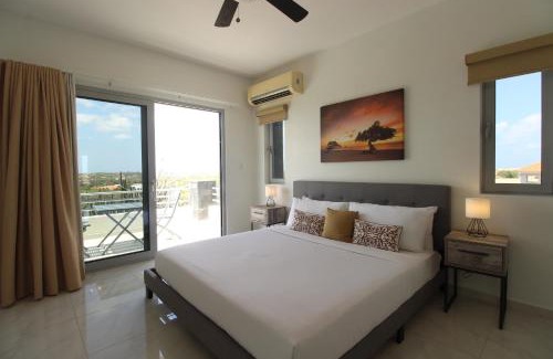 Alto Vista Apartment | Ocean View Mansion 8 min to Palm Beach