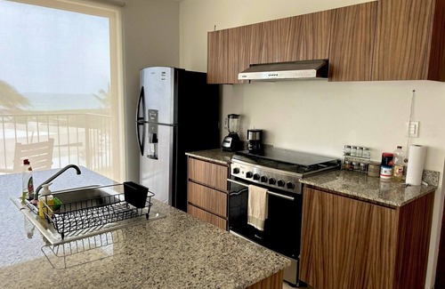 Boca del Rio Apartment | Ocean view, pool, beach, great location.! Family & friends place.!
