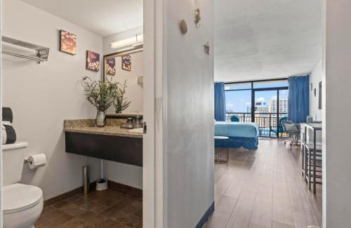 Myrtle Beach Apartment | Ocean View Queen Suite 10th floor Myrtle Beach