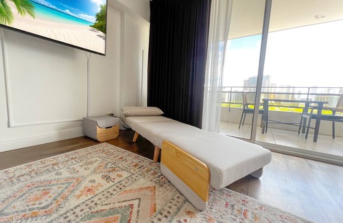 Waikiki Condo | Ocean View Regency 1-Bedroom on Beach Walk | Lanai